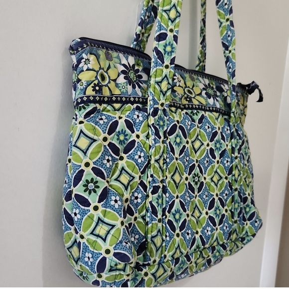 VGEC Vera Bradley Blue/lime Green Flora Shoulder Tote🥰 - Picture 2 of 5